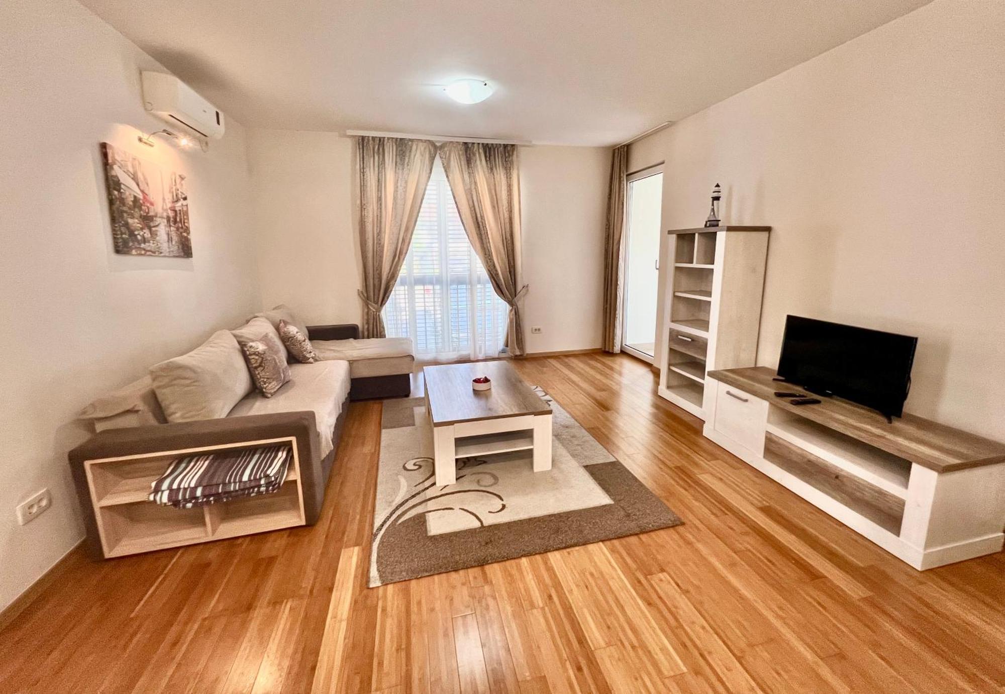 Apartments Nirgilija Tivat Zewnętrze zdjęcie